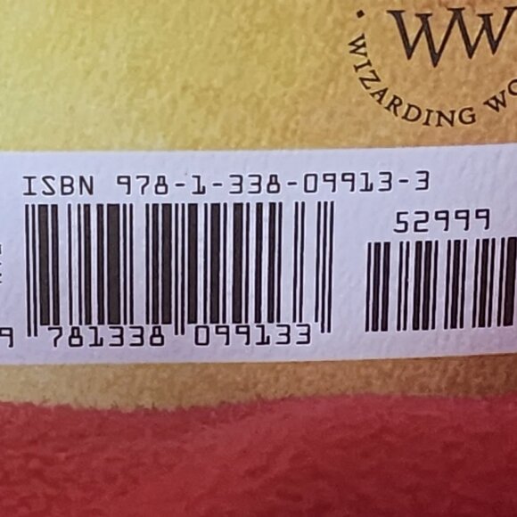Harry Potter and the Cursed Child Parts 1 and 2 Special Rehearsal Edition Script - Picture 6 of 16
